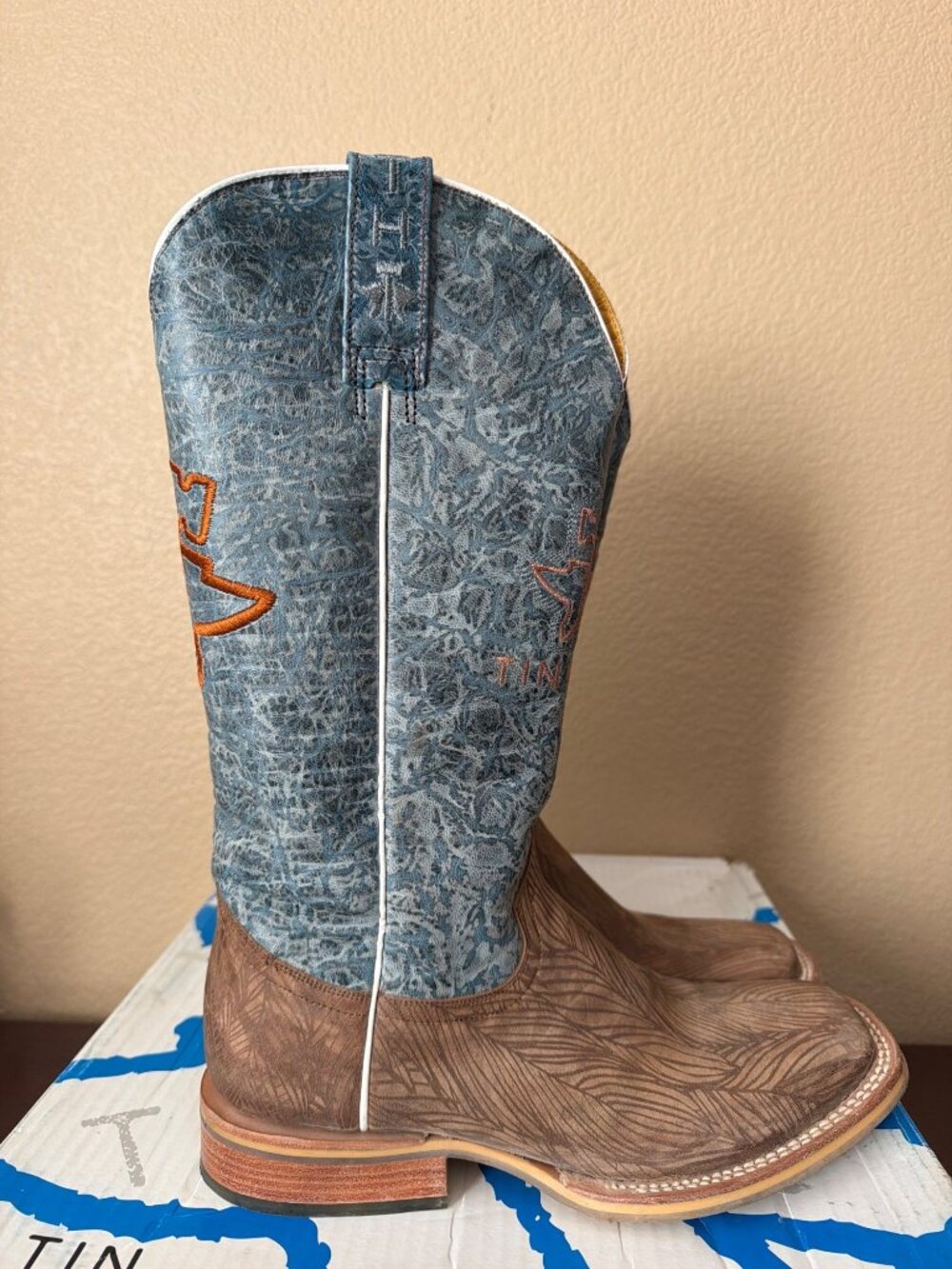 Tin Haul Boots Don't Ruffle My Feathers Angel Wing Women's Siz 6.5 Used w/Box - Picture 4 of 16